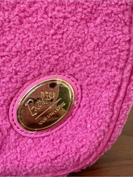 Our Universe Barbie Heart Figural Pink Fuzzy Purse Bag Pearls Exclusive NWOT - Picture 5 of 11